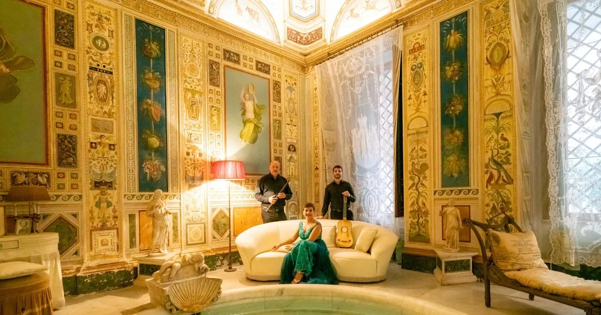 A guided visit of a private apartment in Palazzo Doria Pamphilj on Via del Corso, then a baroque-instrument op, an opera dinner in Rome, opera houses in Rome