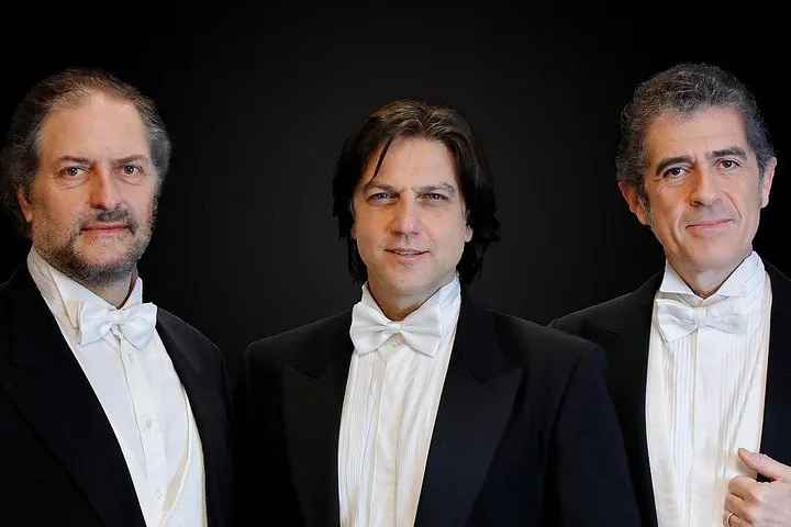 Neapolitan songs and opera arias with mandolin, piano and choreography, sold on Viator, a Three Tenors night in Rome, opera houses in Rome